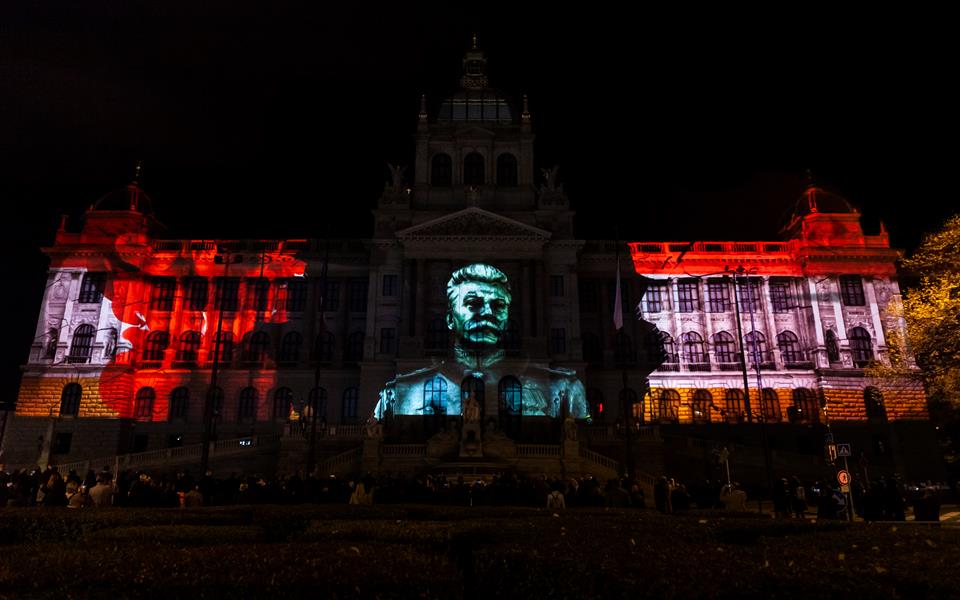 Mapping projection Road to freedom